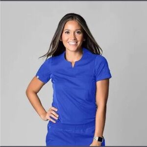 Nexus scrub top XL by benefit